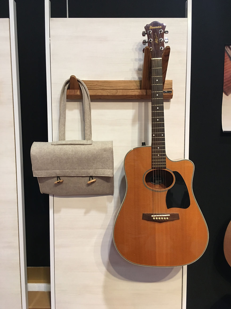 Thumbnail: Guitar Music Rail