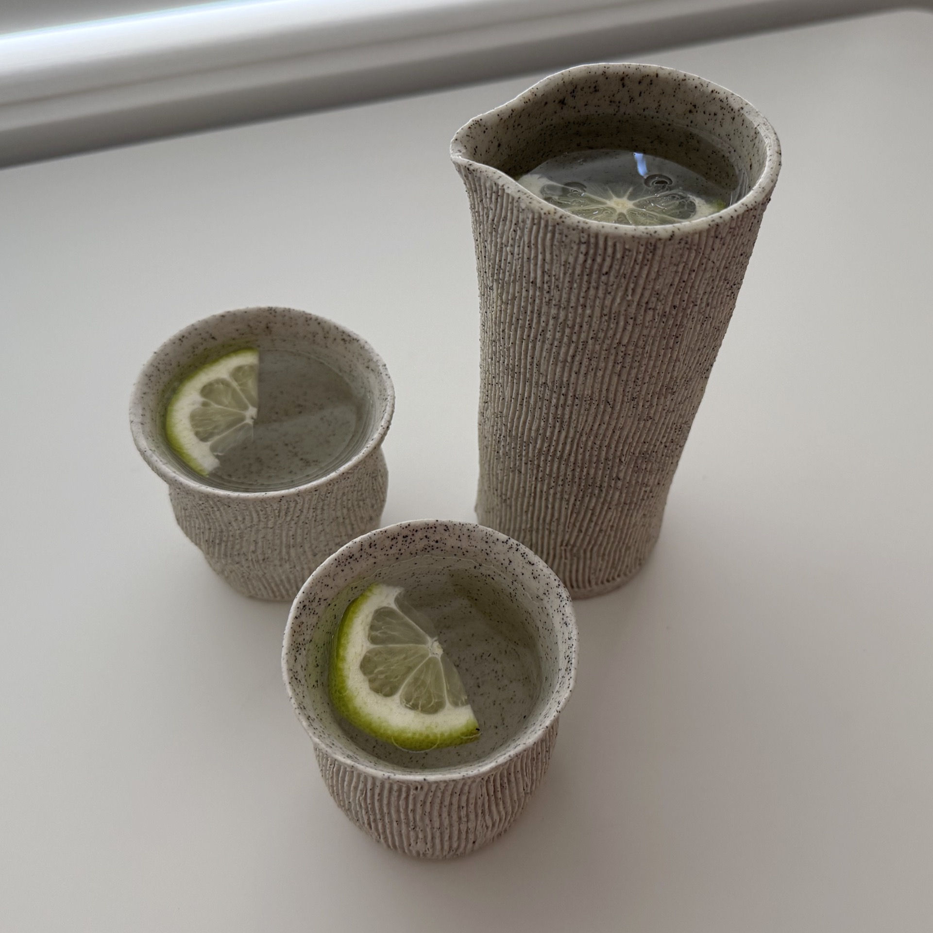 Speckled White Jug Set