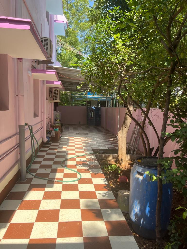 eb81c12a-93b4-4737-85b8-a803e1cad422