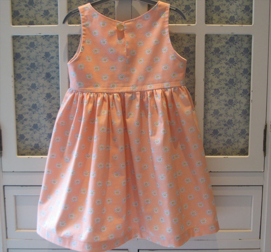 Miniaturbild: peach melba dress images for item designed & handmade by SerendipityGDDs, image uploaded by KHWD