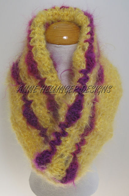 Thumbnail: My Beating Heart Cowl