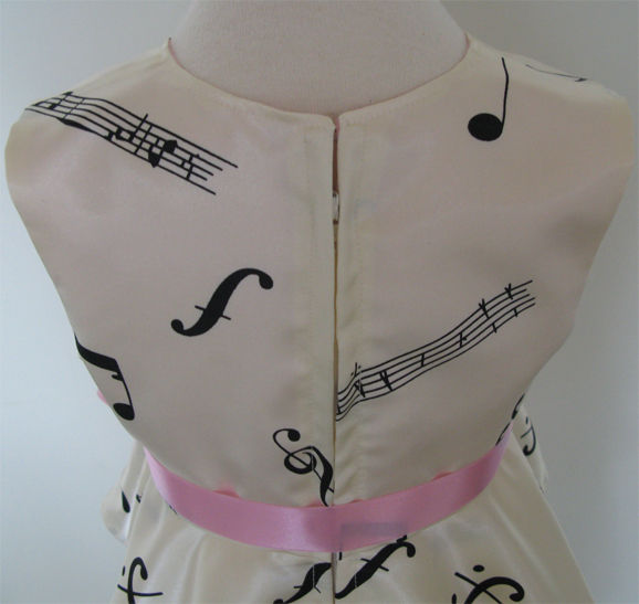 Миниатюра: music 4 (four) dress images, dress designed and handmade by SerendipityGDDs, images uploaded by KHWD