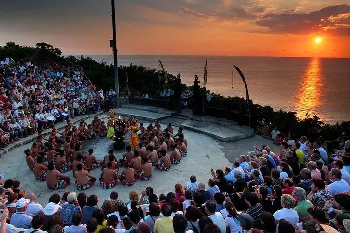 Uluwatu temple sunset