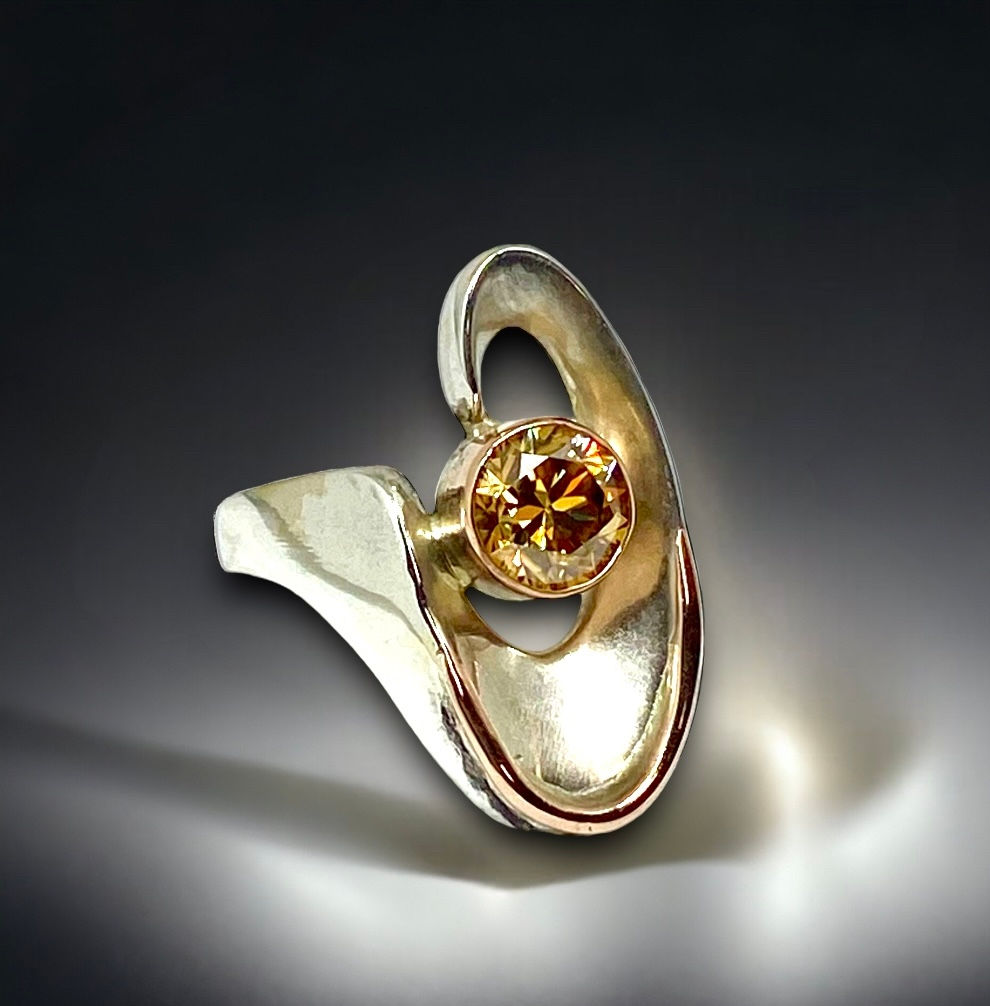 Champagne Moissanite 