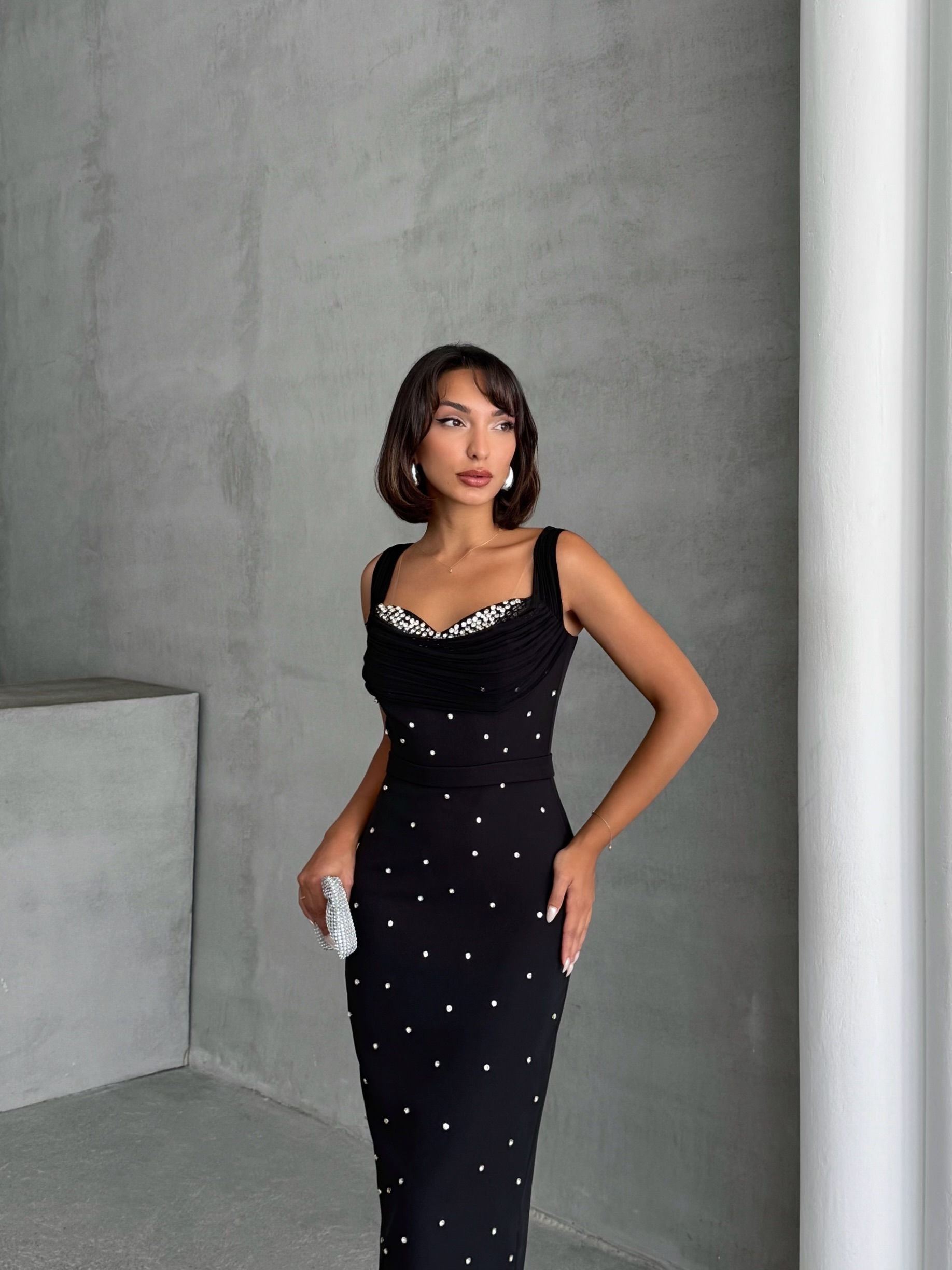 Önü Taş Detay Askılı Madona Abiye