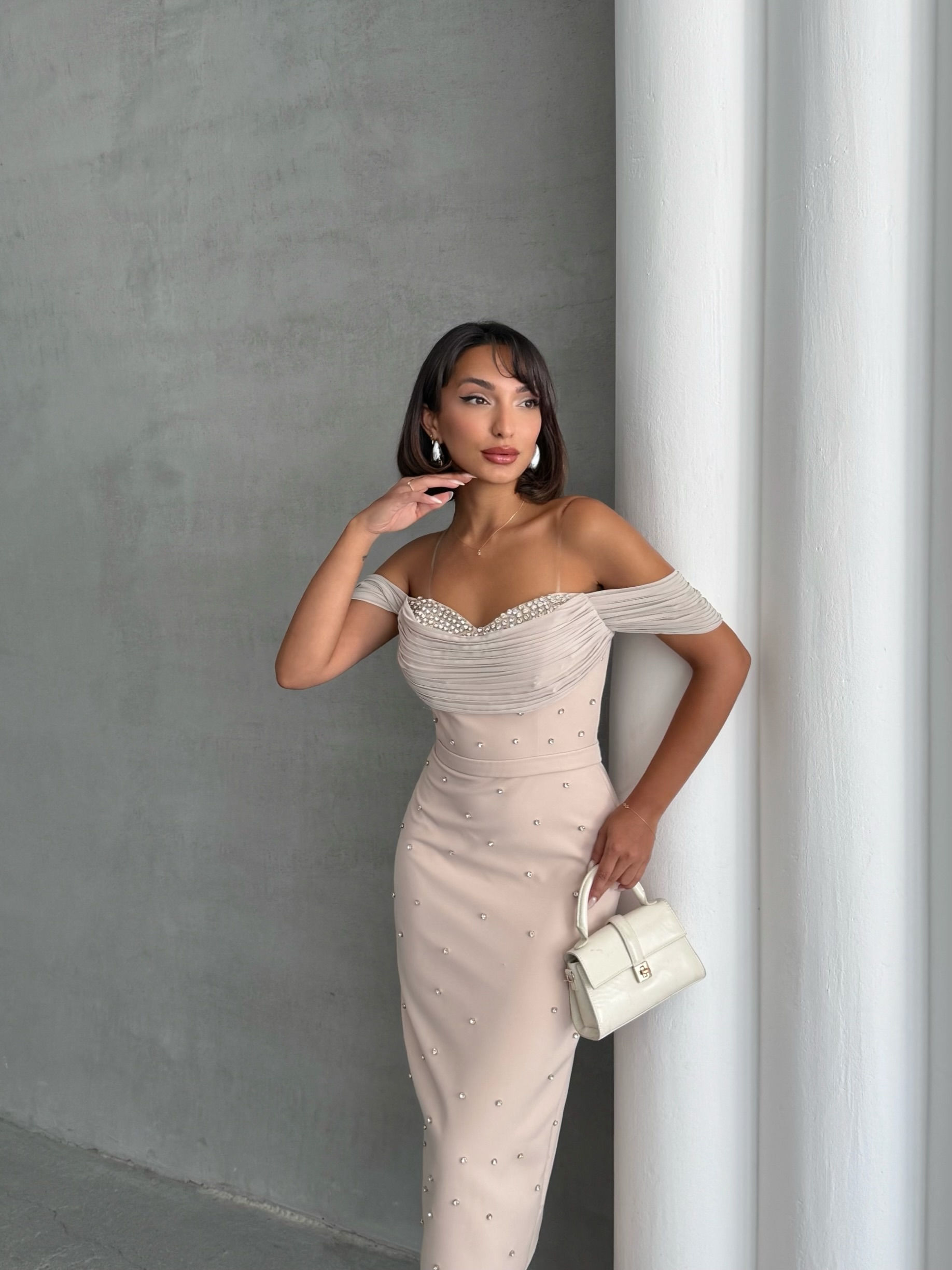 Önü Taş Detay Askılı Madona Abiye