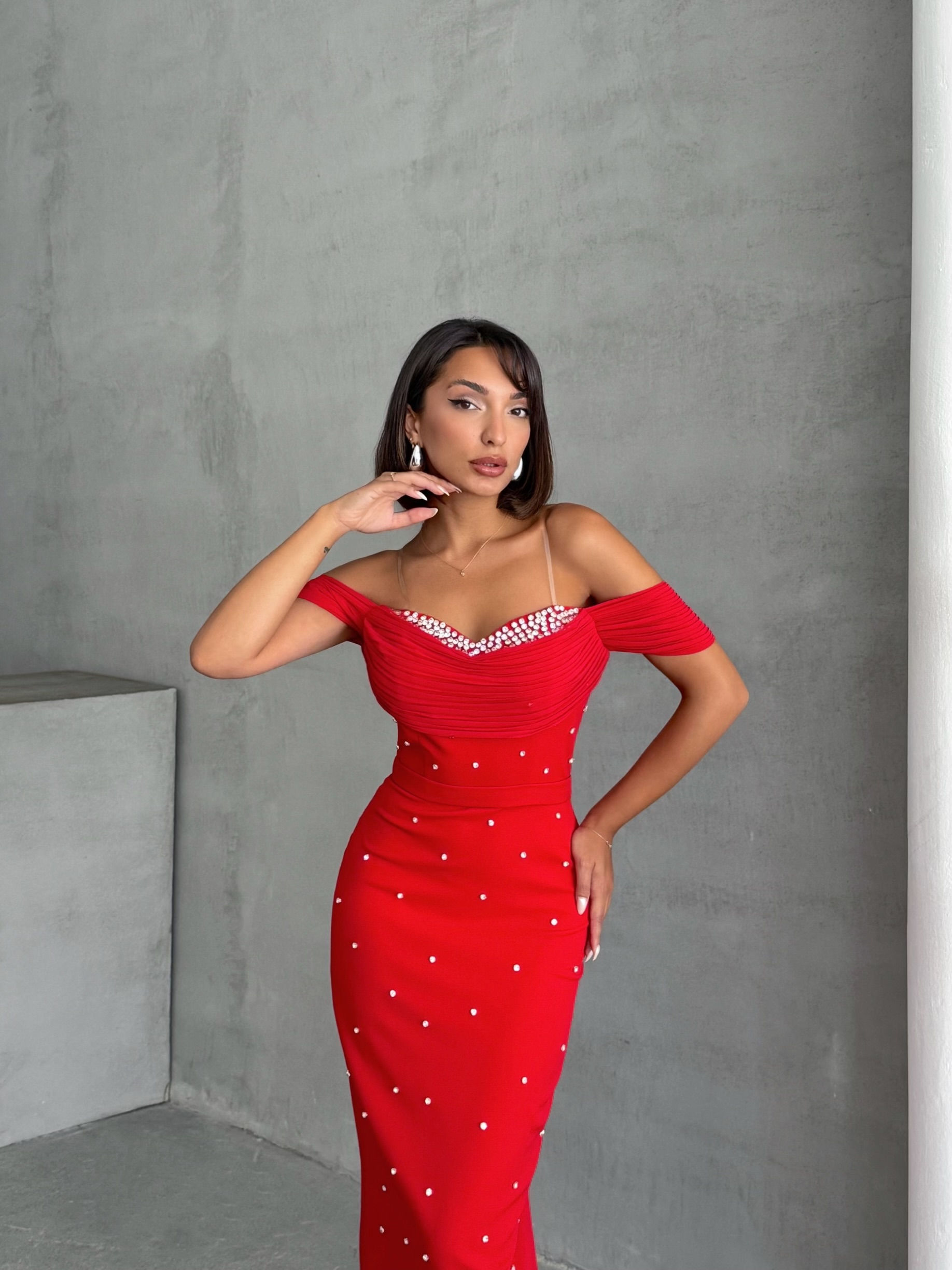 Önü Taş Detay Askılı Madona Abiye