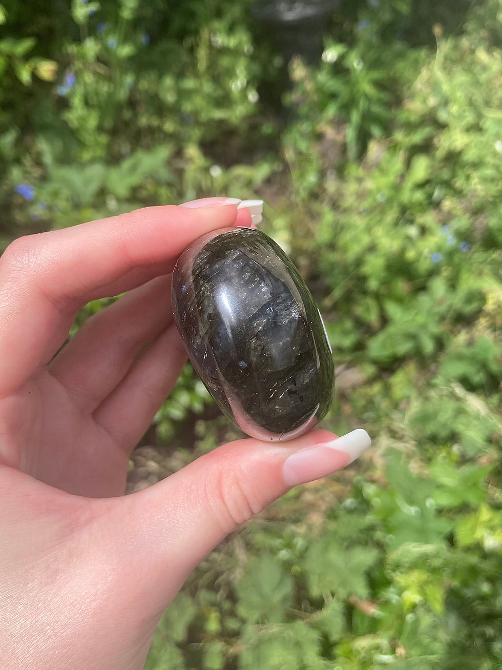 Thumbnail: labradorite pebble 21