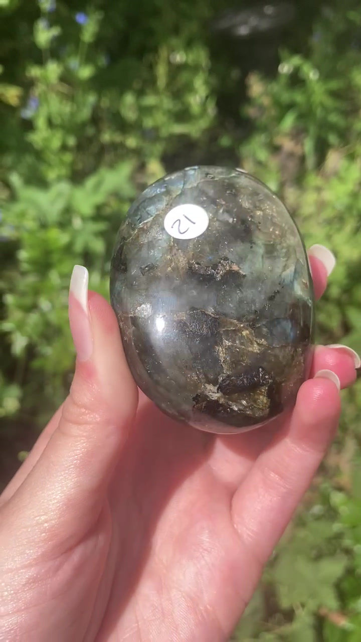 Thumbnail: labradorite pebble 21