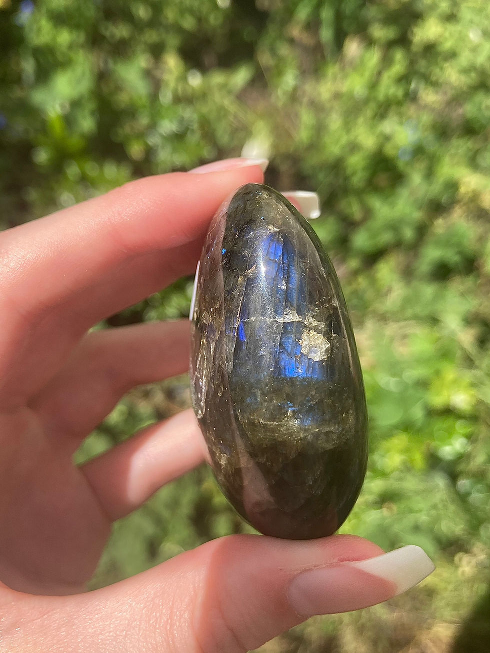 Thumbnail: labradorite pebble 11