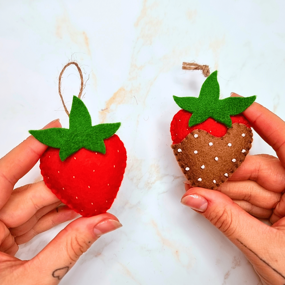 Miniature : Felt Strawberries