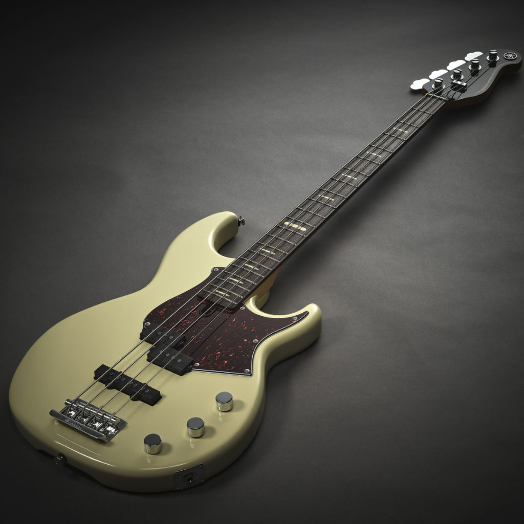 YAMAHA BBP34 VINTAGE WHITE 4-STRING ELECTRIC BASS GUITAR + FREE HARDSHELL CASE