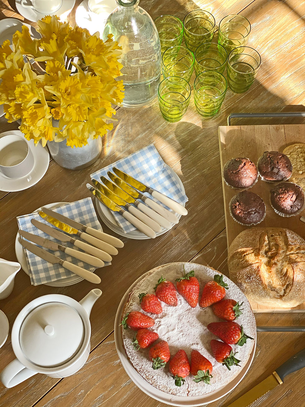 Photo of: Victoria Sponge, cakes, daffodils & tea set