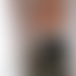 「2月、棚の中」