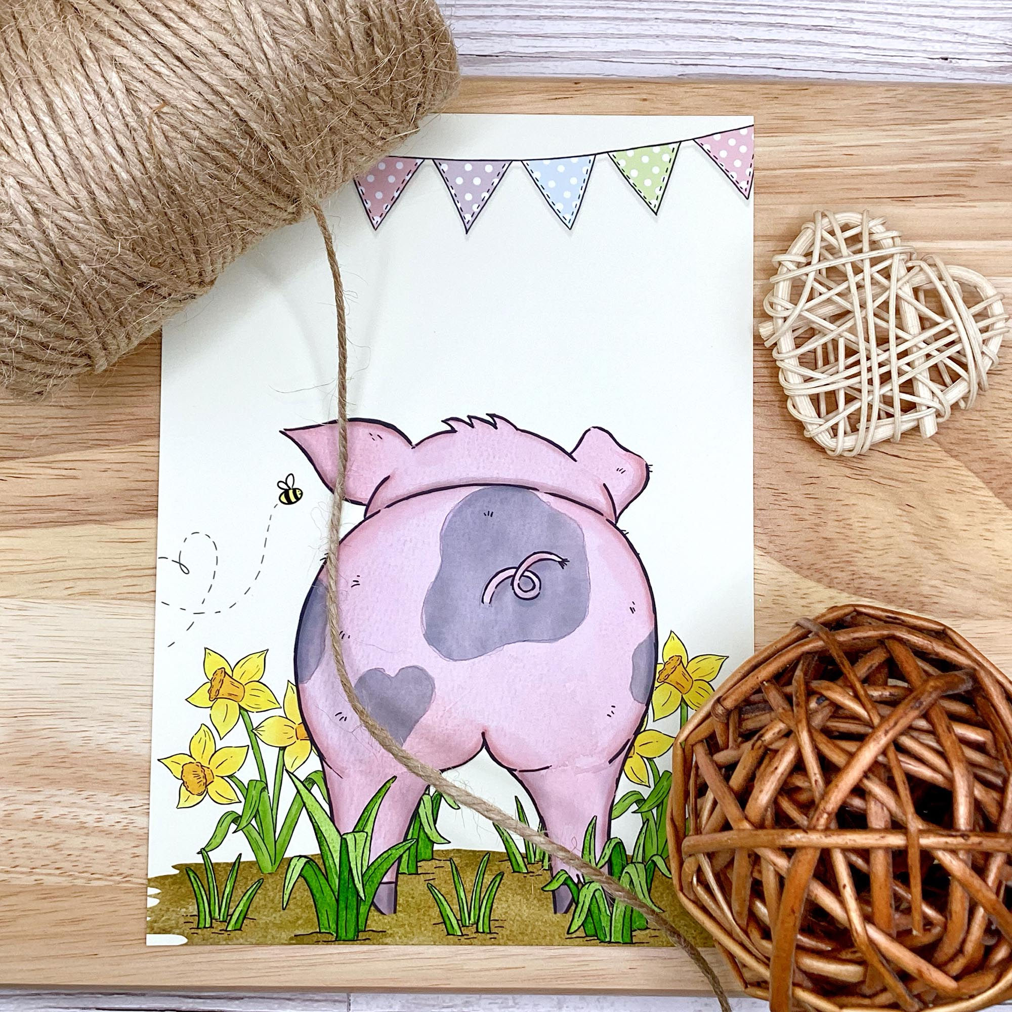 Bramley Pig's Cheeky Bottom! (Pale Vanilla Background) - 5x7inch Print