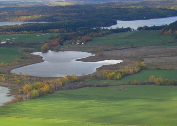 Magnifique vue du sommet de la falaise de Brennans à Sheenboro, au Québec