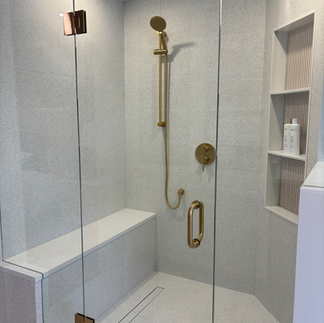 Stand Up Shower Primary Bathroom in Oakville