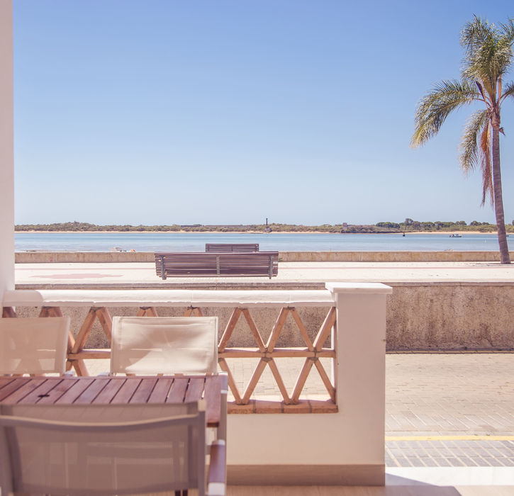 apartamento con vistas al paseo marítimo y a la ría de el rompido