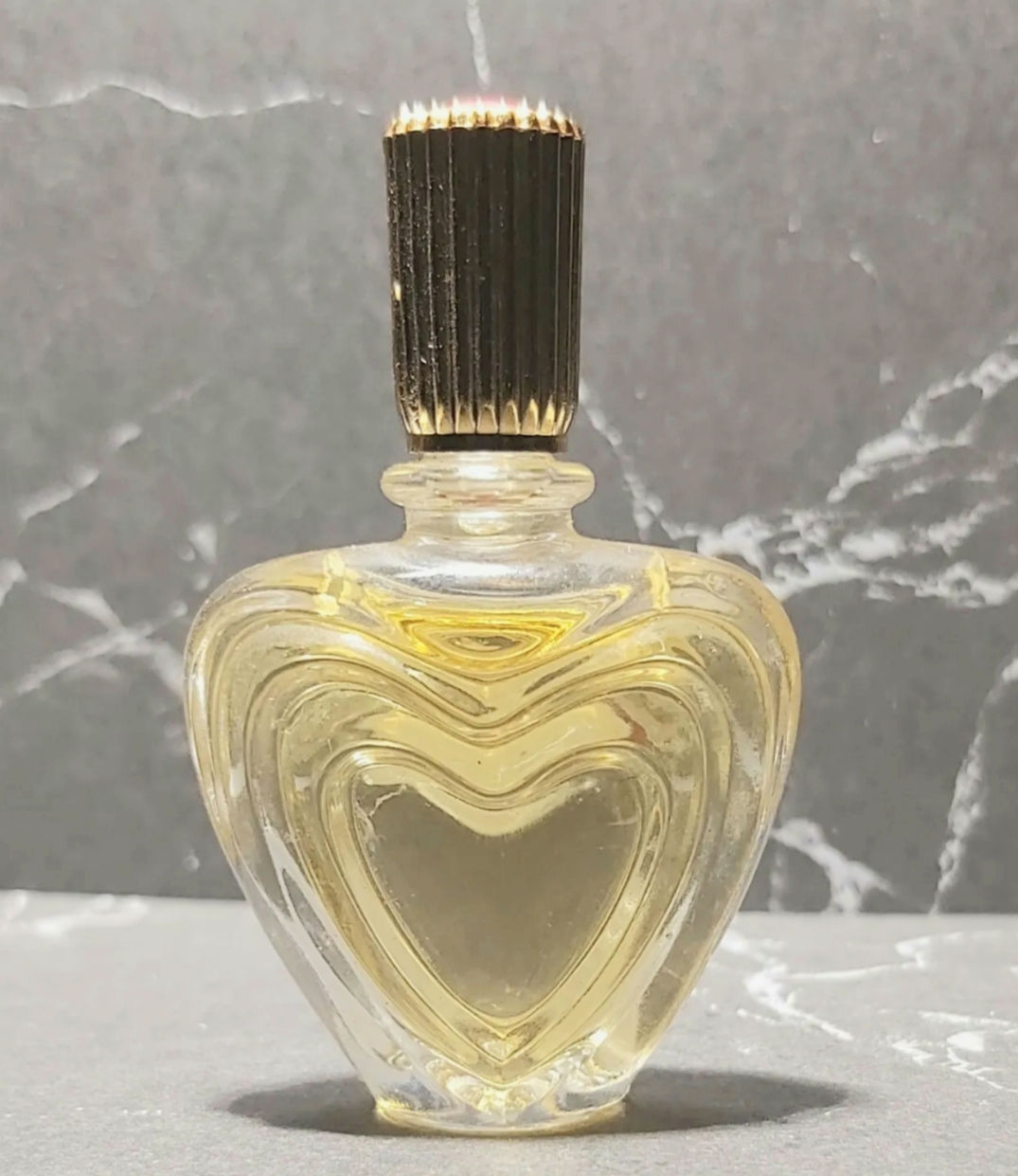 Escada By Escade Edp 4ml.
Womens vintage fragrance
Dab on eau de parfum without