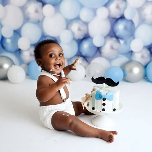 Baltimore cake smash photographer, cake smash photography near me, baby birthday photoshoot Maryland, professional cake smash photos Baltimore