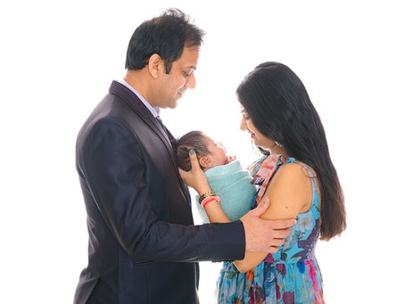 What to Wear for Your Newborn Session: Timeless Style Tips That Photograph Beautifully