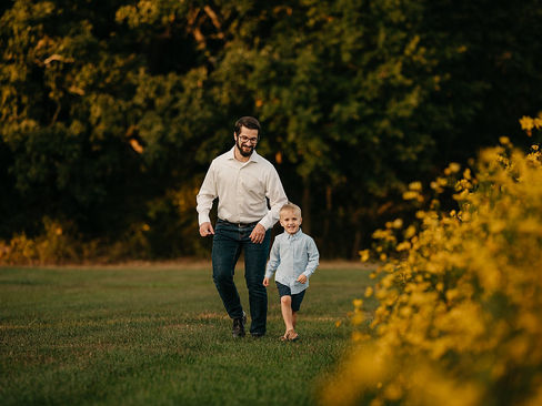 best Doylestown family photographer, Bucks County family photos, holiday photography near me Philadelphia