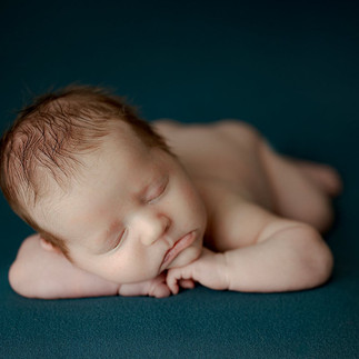 Plymouth Meeting newborn photographer