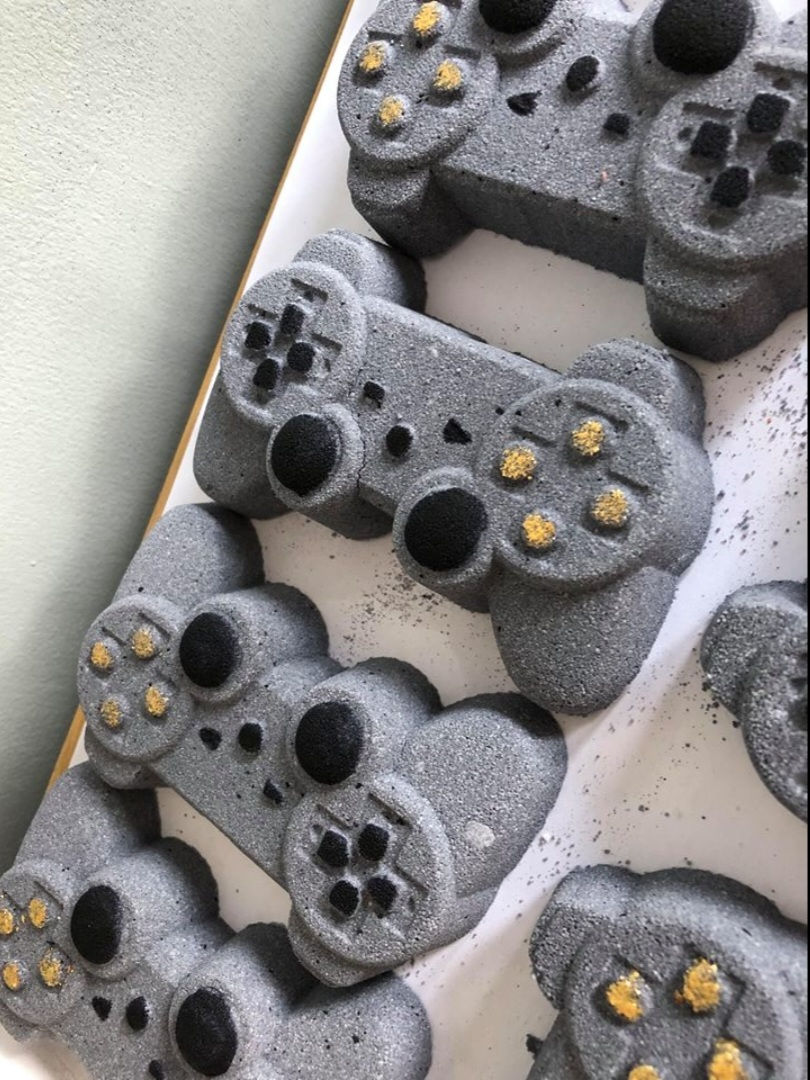 Thumbnail: Shaped and Christmas bathbombs