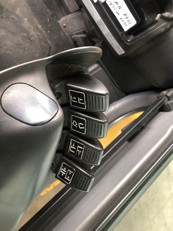 Miniatură: Stivuitor YALE GDP70VX