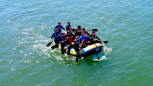 Zeeraften als bedrijfsactiviteit bij StevoKitesurf in De Panne