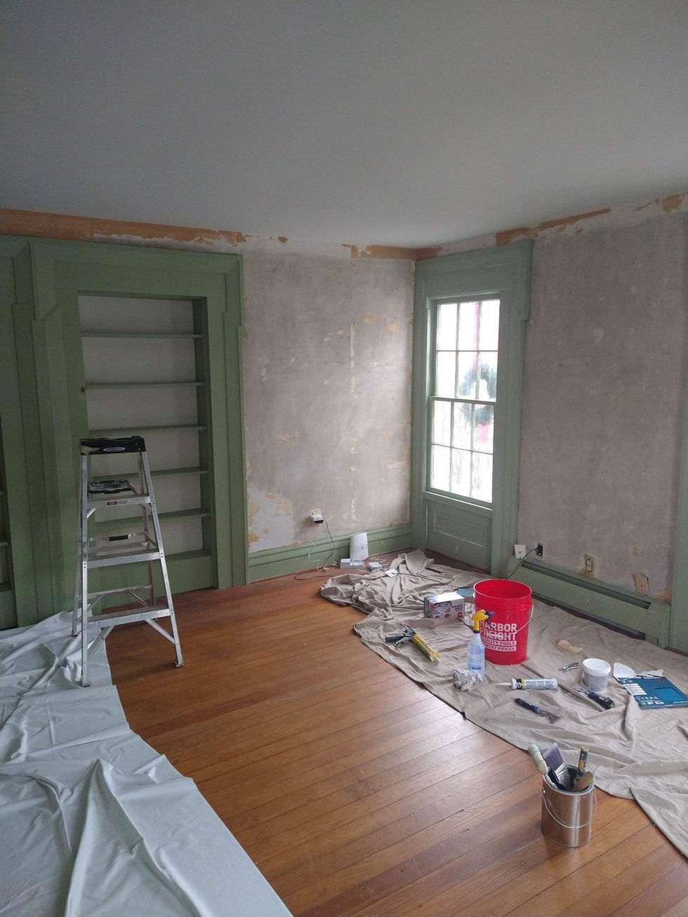 Freshly painted living room interior in Gainesville and nearby areas, showcasing quality residential painting services