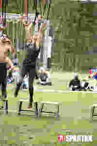 bryce boepple navigating multi-rig obstacle at Spartan Obstacle course race