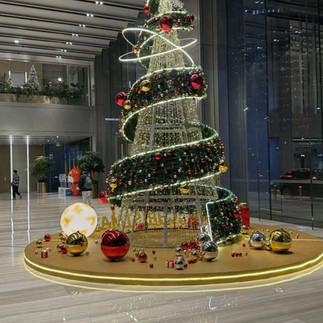 CÂY THÔNG NOEL TỪ VẬT LIỆU SÁNG TẠO