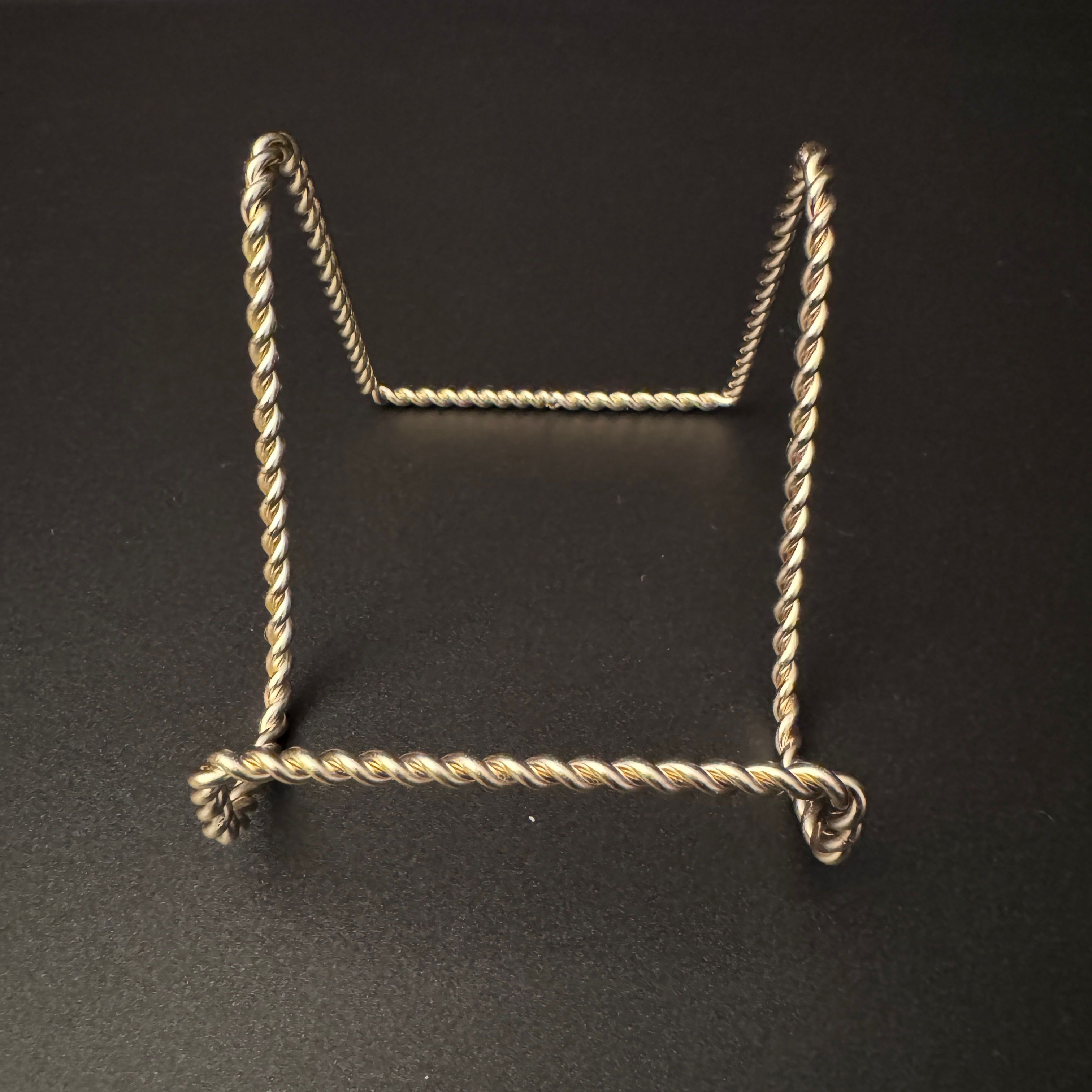 Twisted Gold Metal Easel - 3" x 3"