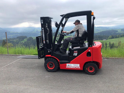 Eindrücke von alltäglichen Situationen und Geschäftsanlässen der GSS AG. Zufriedene und motivierte Mitarbeitende.