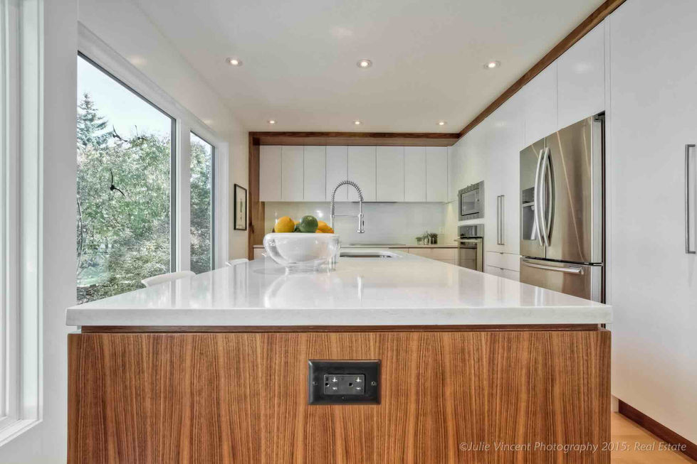 15-09-30, 2408 Palliser Drive SW-8