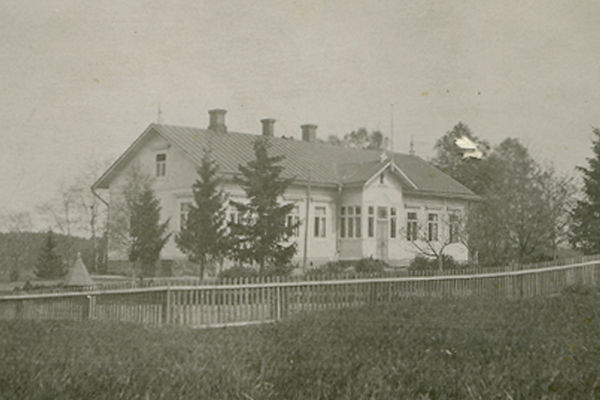 LM_3_20_Loukinaisten_kansakoulu_v_1925.jpg