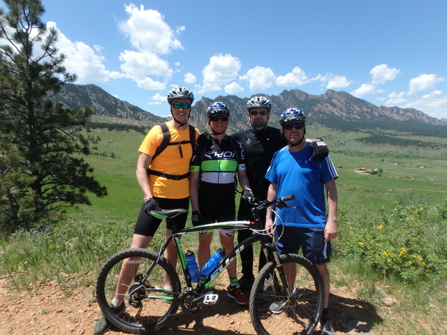 group shot Boulder, colorado mountain biking trip