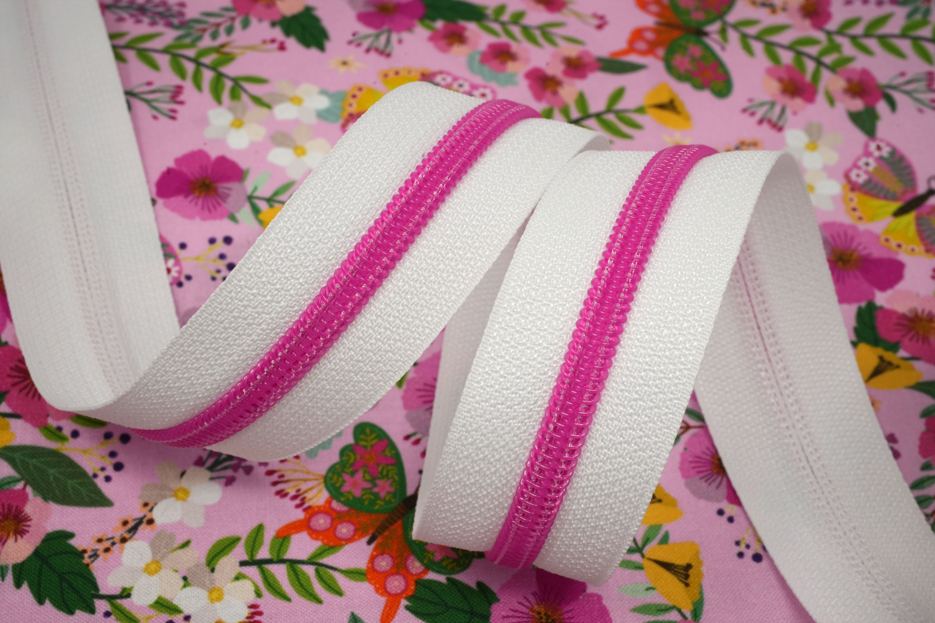 #5 Nylon Zipper Tape - WHITE & DIVA PINK