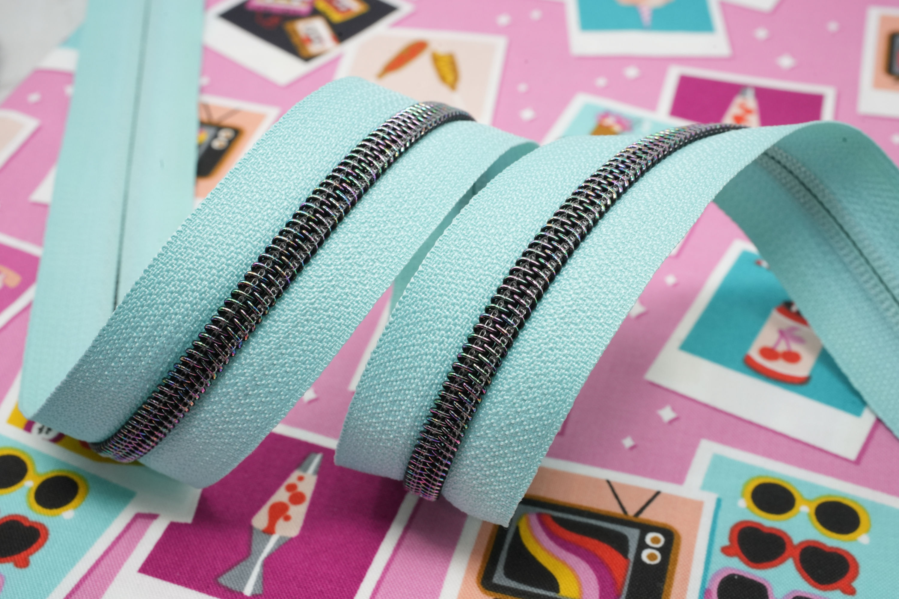 #5 Nylon Zipper Tape - OCEAN MIST (Iridescent Black)