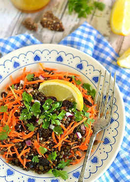 Salade de lentilles vertes, carottes râpées, feta