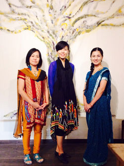 空飛ぶ3人の魔女