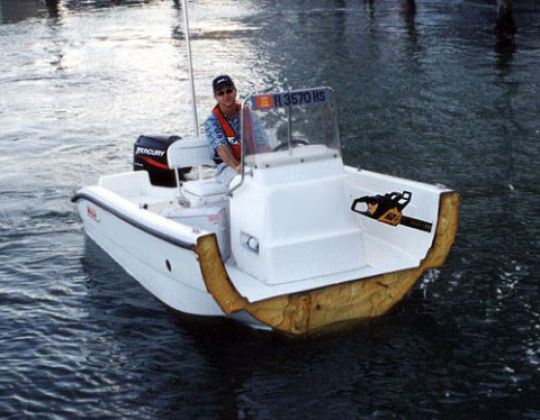 bateau moteur insubmersible