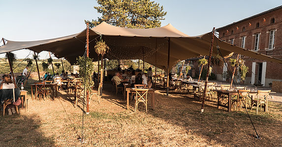 tente-stretch-location-domaine.jpg