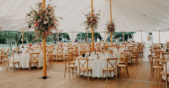 chaise-mariage-exterieur.jpg