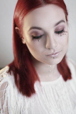 fashion makeup strobing