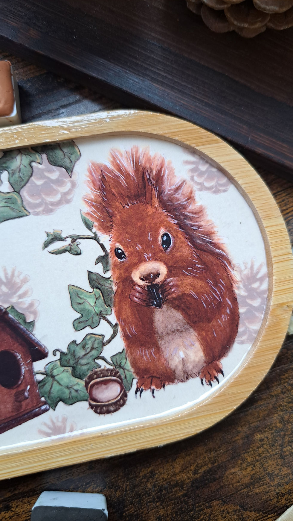 Miniature : décoration en bois avec illustration de l'écureuil à l'aquarelle