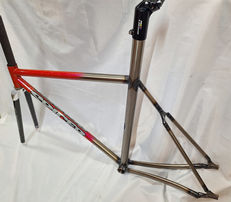fixed gear frame fixed gear frameset track frame track frameset pursuit frame track forks bike parts aluminum track frame custom track frames custom steel and aluminum track frames made in USA powder coating evansville welding single speed tracklocross triple triangle fixed gear parts