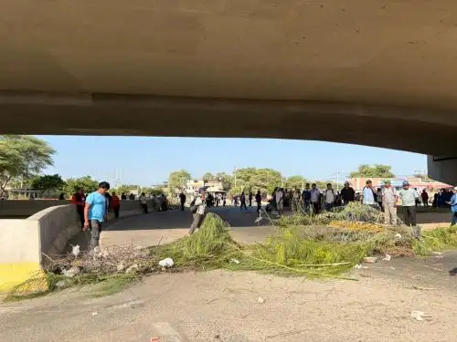 Piura cumple su tercer día de paro agrario con bloqueos mientras las protestas se extienden a nivel nacional