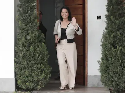 ONPE publica resultados oficiales al 100% con estrecha ventaja para Keiko Fujimori